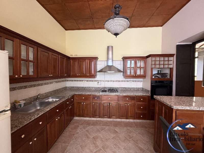 Casa-local disponible para Arriendo en Envigado Centro Envigado Foto numero 1