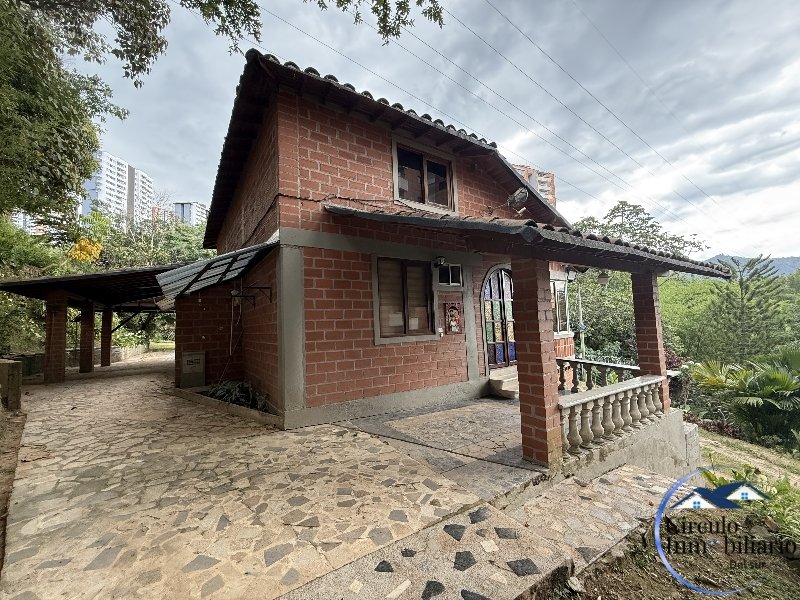 Casa-Finca disponible para Arriendo en Envigado El Trianón Foto numero 1