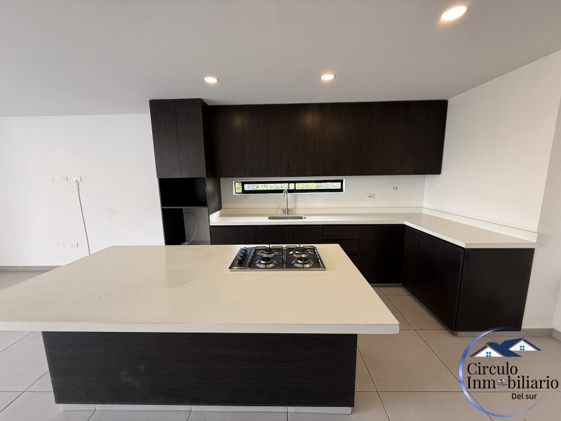 Apartamento disponible para Arriendo en Envigado Cumbres Foto numero 1