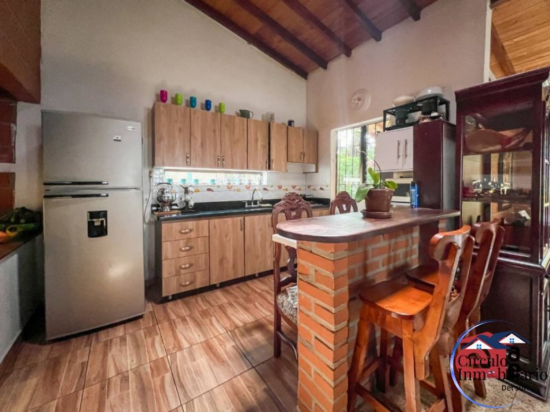 Casa-Finca disponible para Arriendo en Envigado Alto De Los Rave Foto numero 1