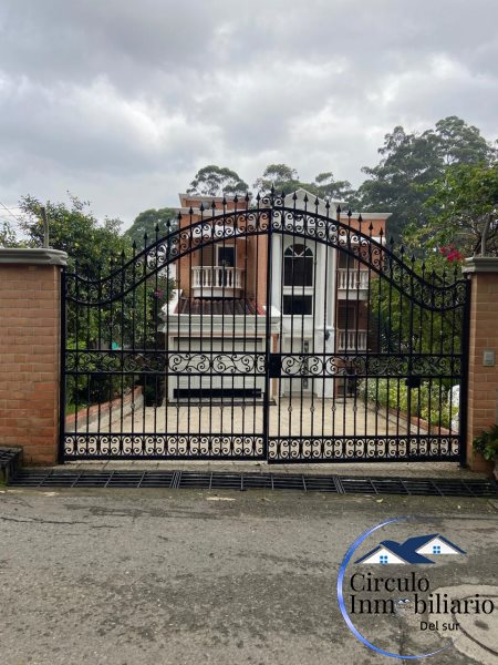 Casa-Finca disponible para Arriendo en Envigado Zúñiga Foto numero 1