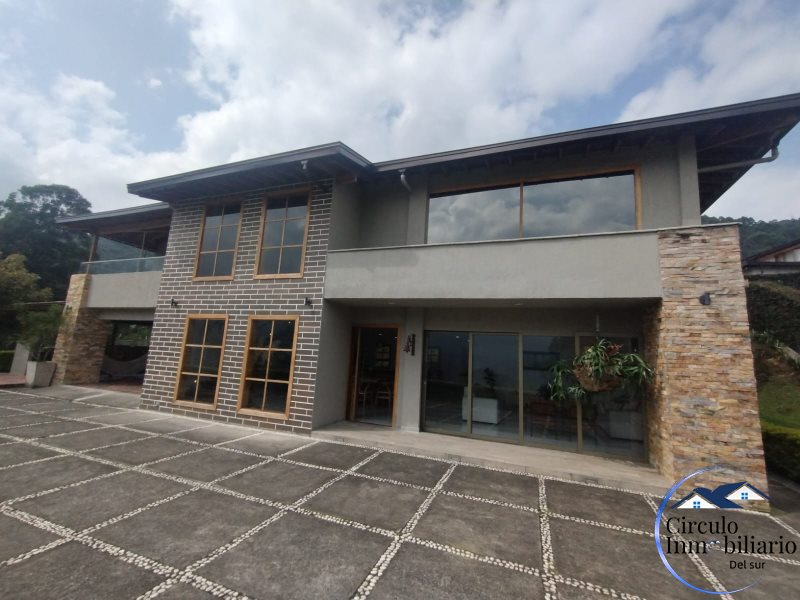 Casa-Finca disponible para Arriendo en Envigado La Mina Foto numero 1