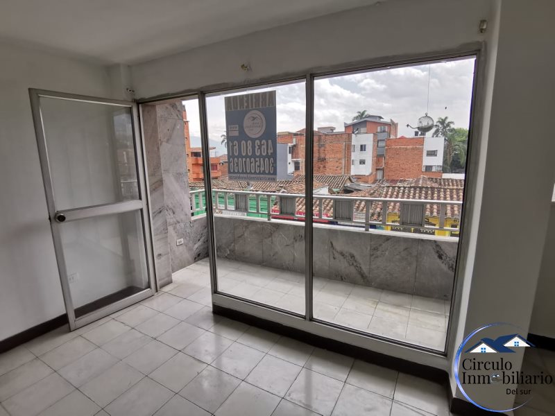 Apartamento disponible para Arriendo en Envigado con un valor de $2,400,000 código 3233