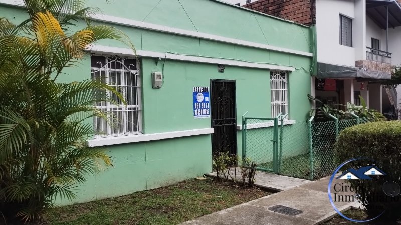 Casa-local disponible para Arriendo en Envigado La Magnolia Foto numero 1